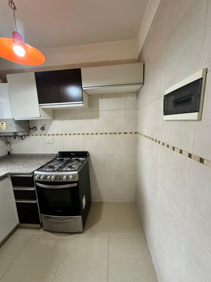 HERMOSO DEPARTAMENTO 2 AMBIENTES EN ALQUILER - ALCORTA AL 400 - LANUS