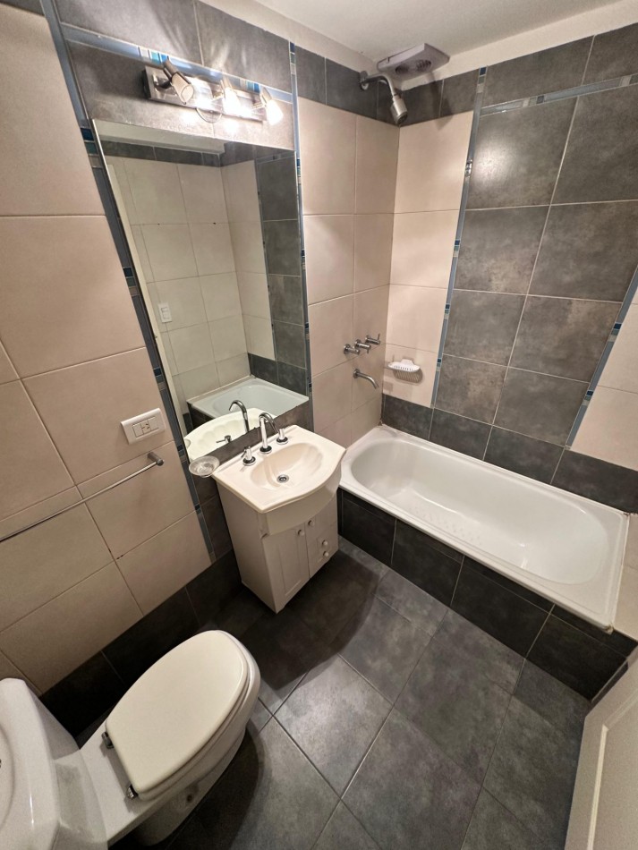 HERMOSO DEPARTAMENTO 2 AMBIENTES EN ALQUILER - ALCORTA AL 400 - LANUS