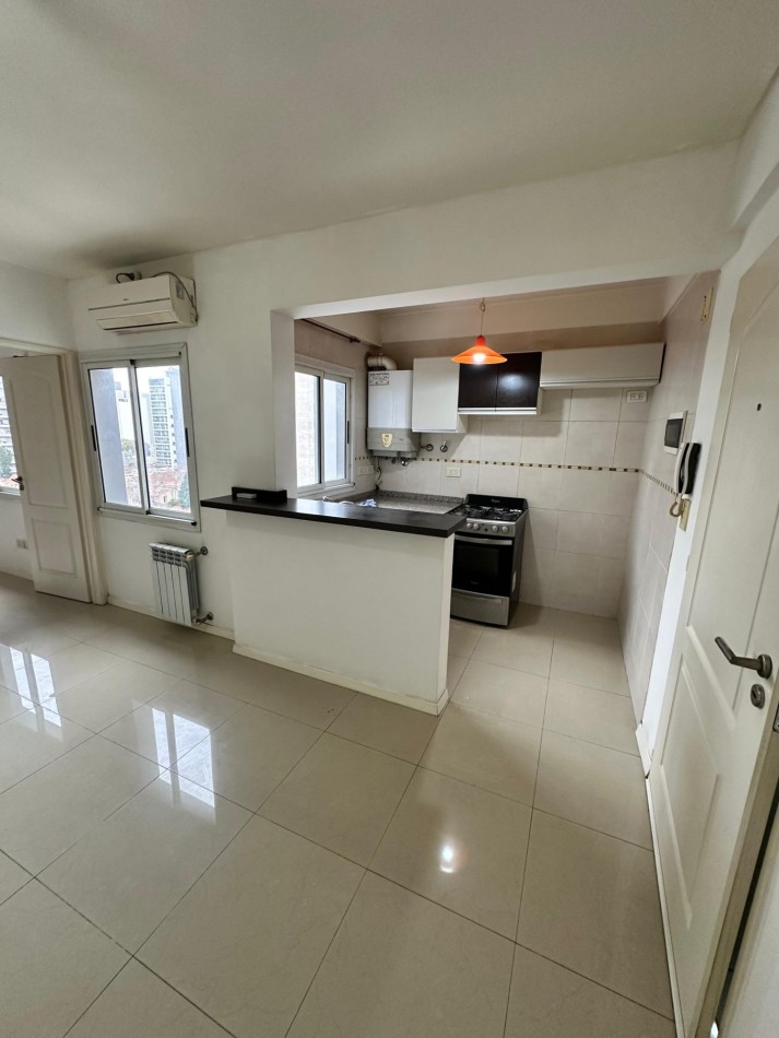 HERMOSO DEPARTAMENTO 2 AMBIENTES EN ALQUILER - ALCORTA AL 400 - LANUS