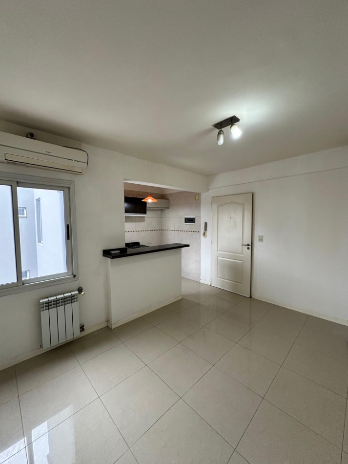 HERMOSO DEPARTAMENTO 2 AMBIENTES EN ALQUILER - ALCORTA AL 400 - LANUS