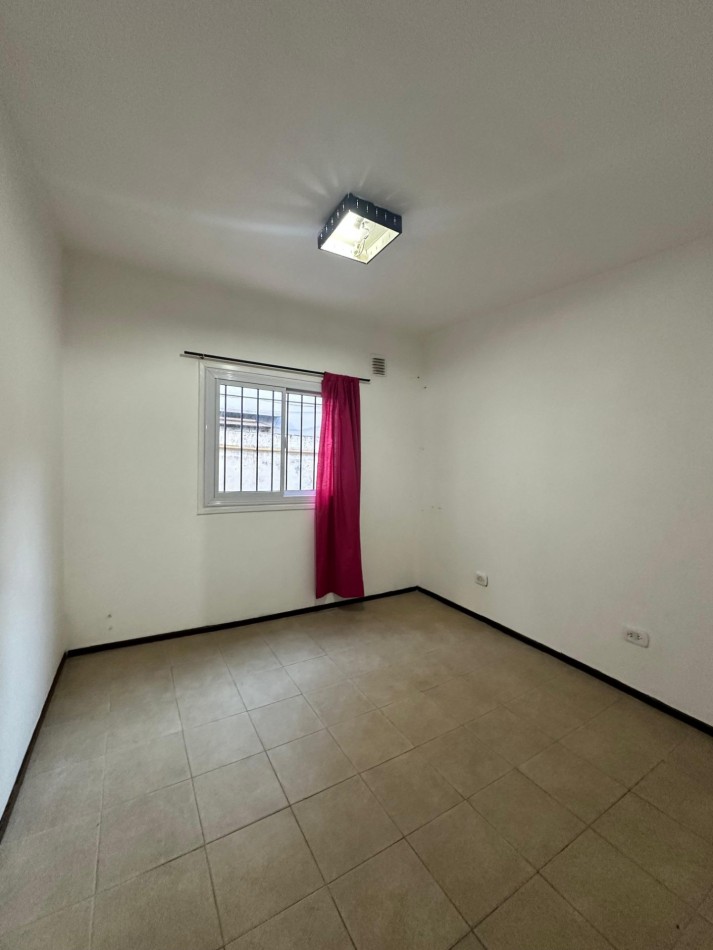 ALQUILER PH INTERNO 3 AMB. CON PATIO - NO ABONA EXPENSAS - Av. Intendente Quindimil 1100, Lanus Oeste