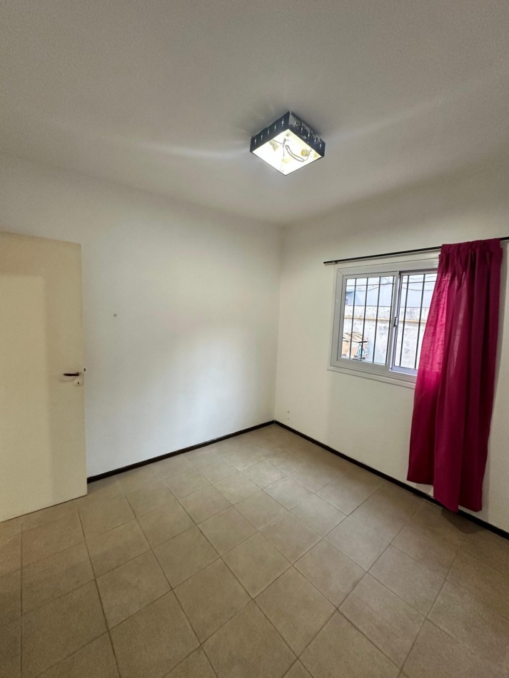 ALQUILER PH INTERNO 3 AMB. CON PATIO - NO ABONA EXPENSAS - Av. Intendente Quindimil 1100, Lanus Oeste