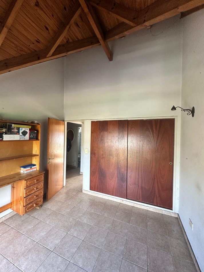 Casa en Venta de 4 Ambientes S/ lote 210 m2 en Barrio Cerrado Los Robles - Burzaco