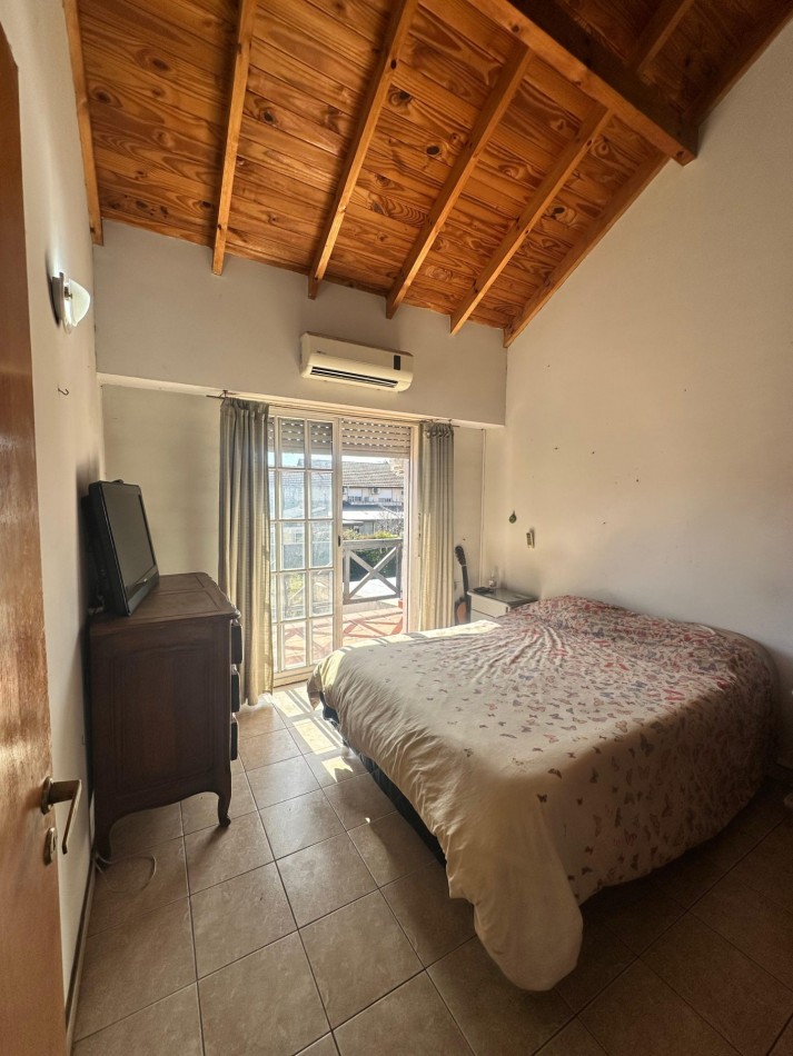 Casa en Venta de 4 Ambientes S/ lote 210 m2 en Barrio Cerrado Los Robles - Burzaco