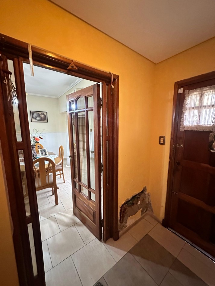 Venta en Block: Dos Casas en un Lote en Excelente Ubicacion - Apto Credito S/lote 8,66 x 17 m2 Aprox. - Diego Maradona 2424 - Lanus Oeste
