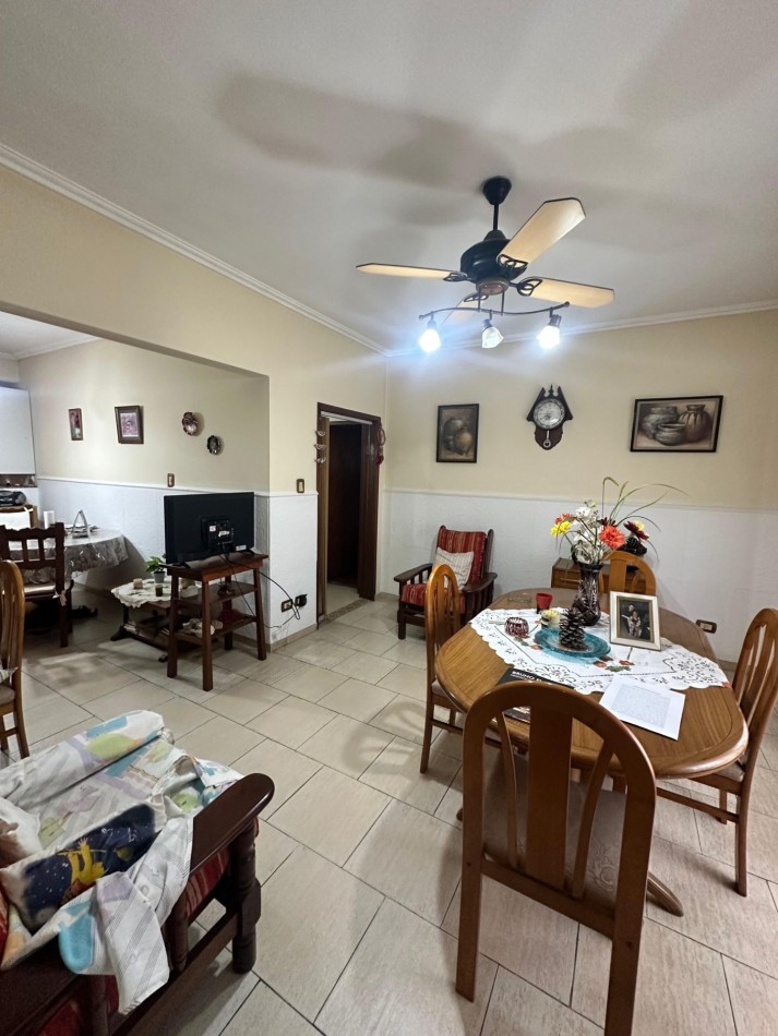 Venta en Block: Dos Casas en un Lote en Excelente Ubicacion - Apto Credito S/lote 8,66 x 17 m2 Aprox. - Diego Maradona 2424 - Lanus Oeste