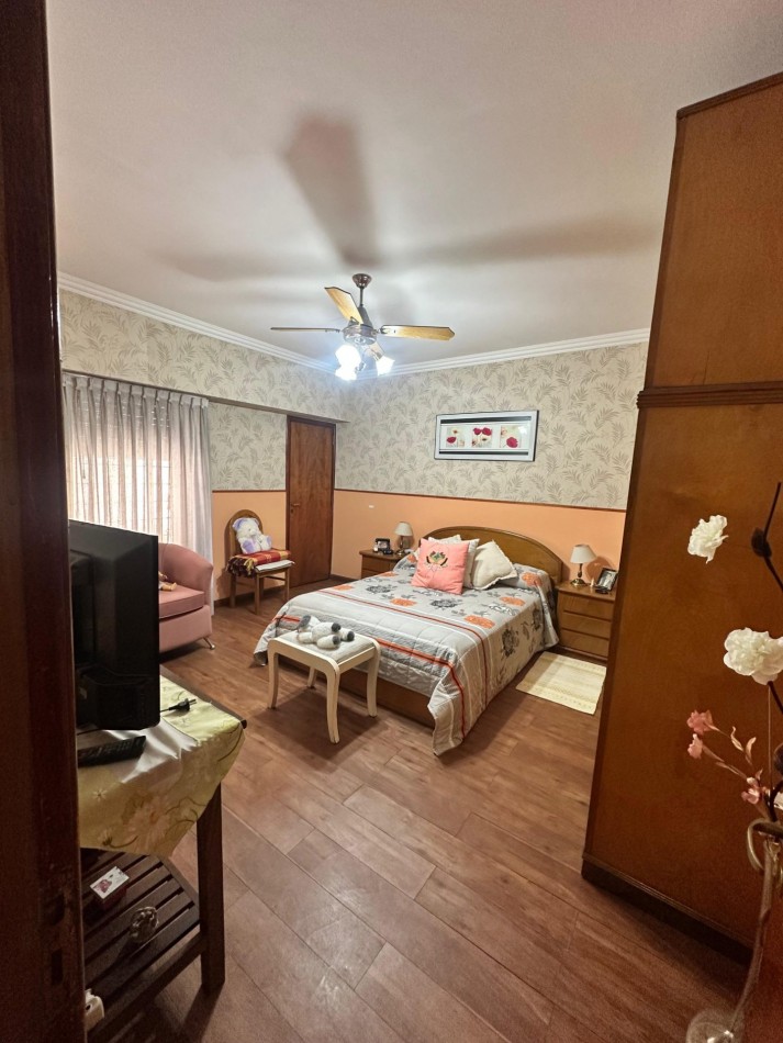 Venta en Block: Dos Casas en un Lote en Excelente Ubicacion - Apto Credito S/lote 8,66 x 17 m2 Aprox. - Diego Maradona 2424 - Lanus Oeste