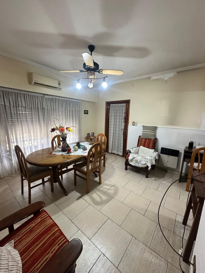 Venta en Block: Dos Casas en un Lote en Excelente Ubicacion - Apto Credito S/lote 8,66 x 17 m2 Aprox. - Diego Maradona 2424 - Lanus Oeste
