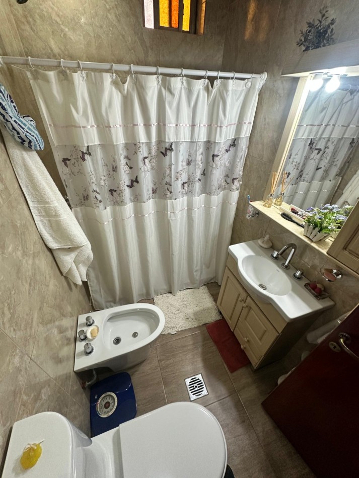 Venta en Block: Dos Casas en un Lote en Excelente Ubicacion - Apto Credito S/lote 8,66 x 17 m2 Aprox. - Diego Maradona 2424 - Lanus Oeste