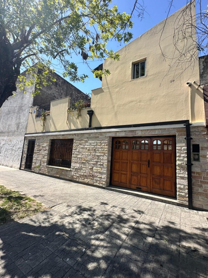 Venta en Block: Dos Casas en un Lote en Excelente Ubicacion - Apto Credito S/lote 8,66 x 17 m2 Aprox. - Diego Maradona 2424 - Lanus Oeste