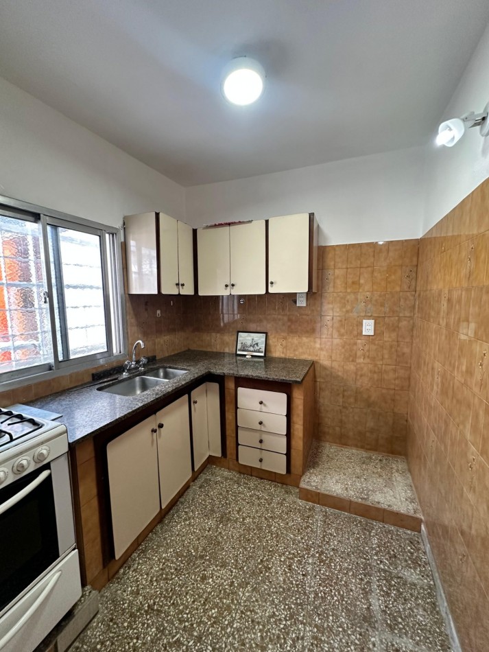 Alquiler 2 Ambientes al Frente con Patio y Sin Expensas - Jean Jaures al 1100