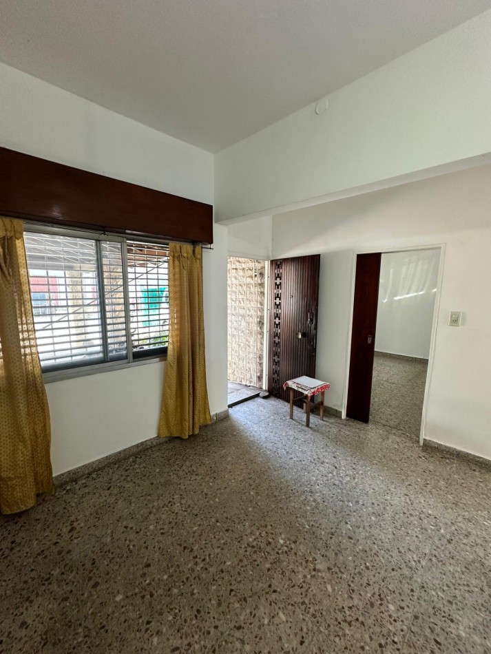 Alquiler 2 Ambientes al Frente con Patio y Sin Expensas - Jean Jaures al 1100