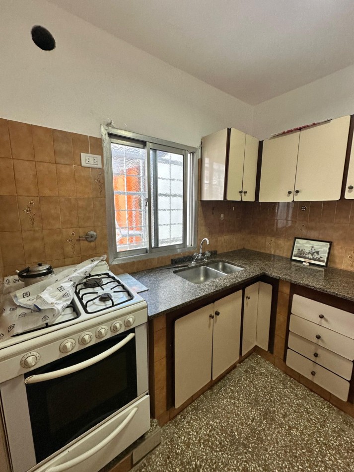 Alquiler 2 Ambientes al Frente con Patio y Sin Expensas - Jean Jaures al 1100