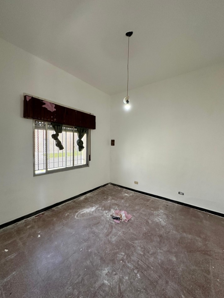CASA 4 AMBIENTES C/ PATIO - EN ALQUILER - (Disponible para Noviembre 2026) -Gral. Pacheco y Almeyra - Remedios de Escalada