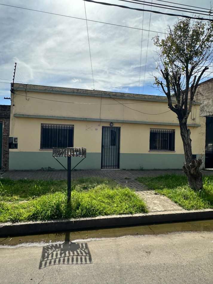 CASA 4 AMBIENTES C/ PATIO - EN ALQUILER - (Disponible para Noviembre 2026) -Gral. Pacheco y Almeyra - Remedios de Escalada