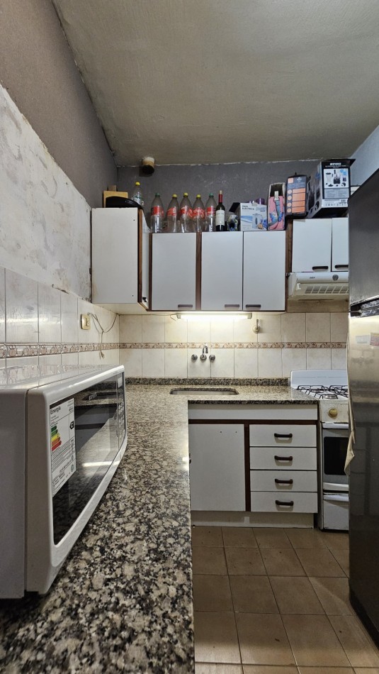 Departamento de 3 amb. 1er piso al frente - Av. Rivadavia 1950 - Valentin Alsina