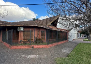 ESPECTACULAR CHALET 5 AMBIENTES CON PARQUE Y COCHERA/QUINCHO EN ALQUILER - CNEL. SEGUI 1000 - LANUS OESTE