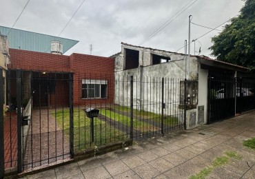 AMPLIO PH 2 AMB. EN ALQUILER CON COCHERA Y PATIO - TUCUMAN AL 3200 - QUILMES OESTE