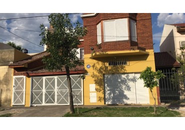 ALQUILER - Depto Interno 2 amb. y medio Amplio - Moreno al 2300 e/Murature y Humahuaca - Lanus Oeste 