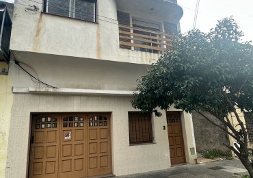 CASA 3 AMB. AL FRENTE CON GARAGE y TERRAZA PROPIA - Manuel Castro al 800 - Remedios de Escalada