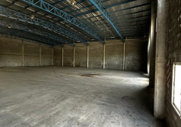 1100 m2 CUBIERTOS IMPECABLE GALPON EN ALQUILER S/LOTE DE 2200 m2 - EXCELENTE ZONA INDUSTRIAL - Cerrito al 1400 - Ituzaingo