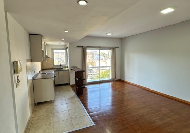 **$520.000.-** - Impecable Dpto 2 amb. En ALQUILER - Av. Cabildo al 1700, Casi Esquina Av. Galicia - Piñeyro