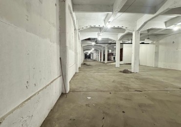 **1100 m2 en Planta**, 90x13 m2, Salida a dos calles, Todo Losa, Altura 5,5 m2 - Opcion 1100 m2 MAS en P.A - Entre Rios y Conesa - Piñeyro - Avellaneda 