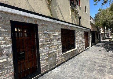 Venta en Block: Dos Casas en un Lote en Excelente Ubicacion - Apto Credito S/lote 8,66 x 17 m2 Aprox. - Diego Maradona 2424 - Lanus Oeste